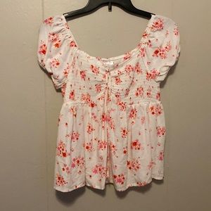 Women’s  shirt size small size 3-5